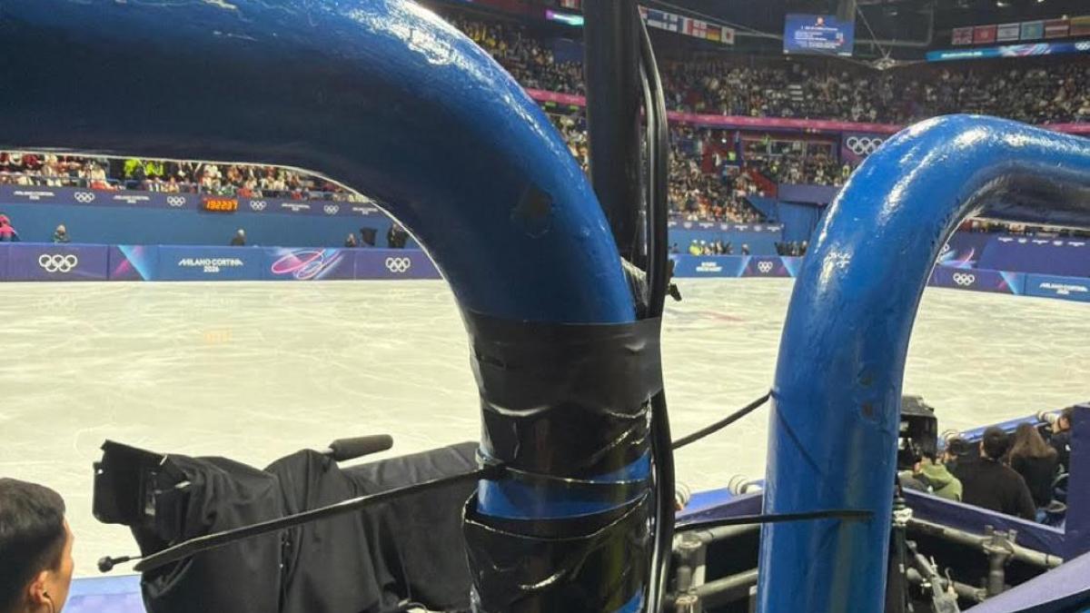 "Questo è il mio biglietto da 780 euro", ma invece di Malinin vede una ringhiera. Ed è polemica social