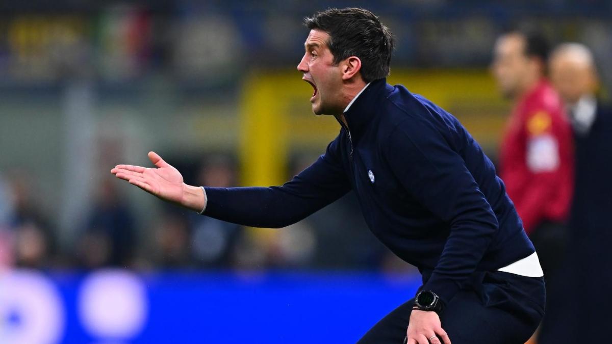 per difendere bastoni chivu tira in ballo maradona e fa infuriare i tifosi del napoli