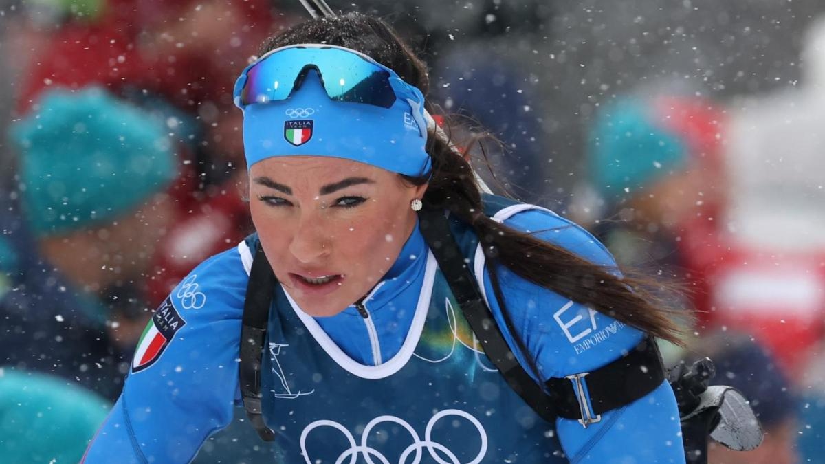 LIVE Mass start femminile del biathlon: doppietta francese. Grande cuore Wierer, chiude 5ª. Vittozzi 18ª