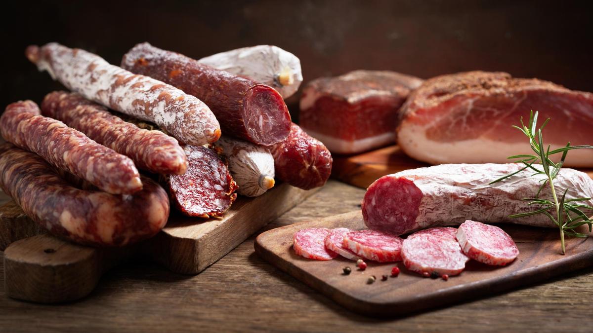 Alimenti cancerogeni: quali dobbiamo consumare con parsimonia? Ce lo dice l'esperto