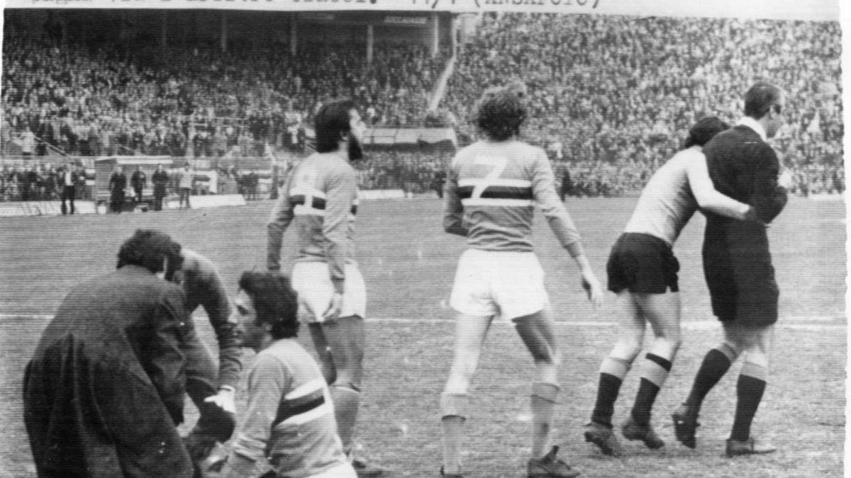 l invasore di marassi e il pugno all arbitro che gli fa saltare i denti ma sull aggressore c 232 un mistero