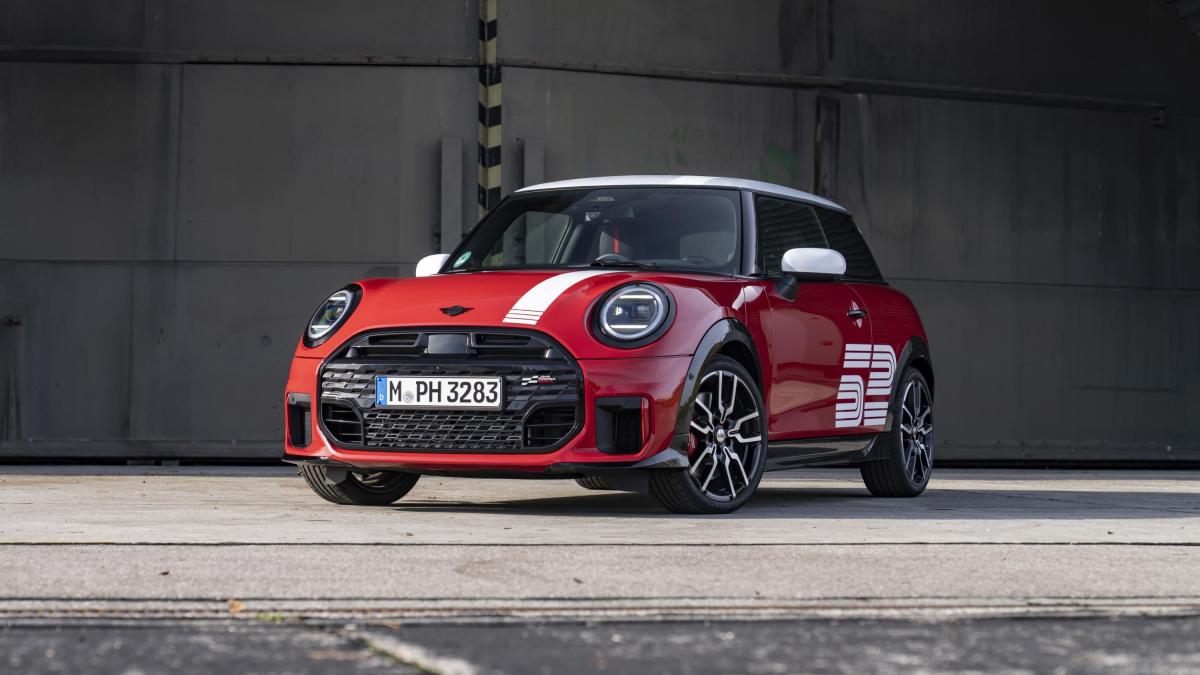 mini 1965 victory edition l omaggio al rally di montecarlo