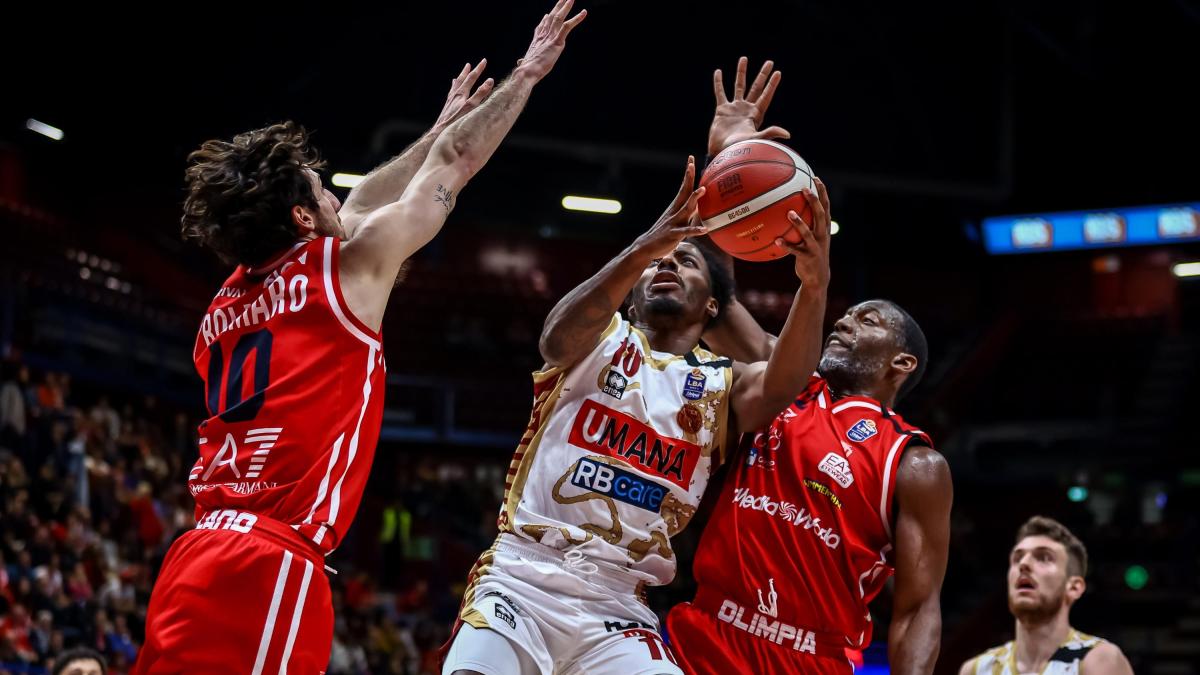 solo 40mila praticanti e finanziamenti dalla nba dentro al basket britannico che sogna i primi mondiali da Gazzetta.it solo 40mila praticanti e finanziamenti dalla nba dentro al basket britannico che sogna i primi mondiali