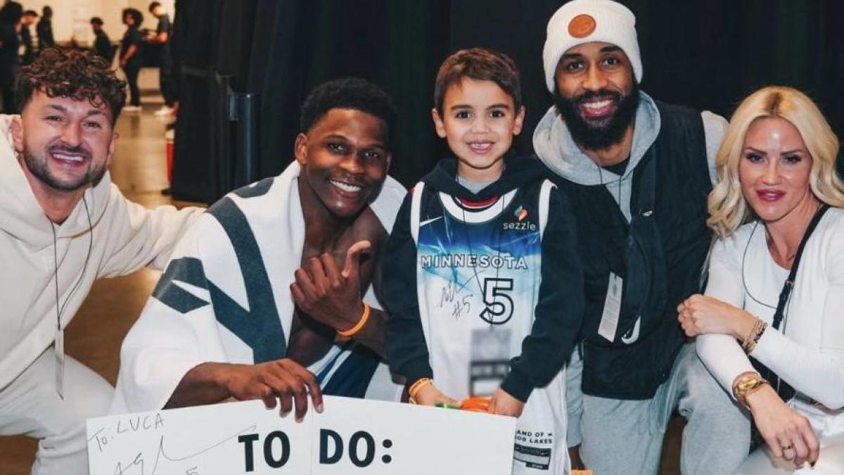 anthony edwards e luca il potere di un braccialetto arancione da Gazzetta.it anthony edwards e luca il potere di un braccialetto arancione