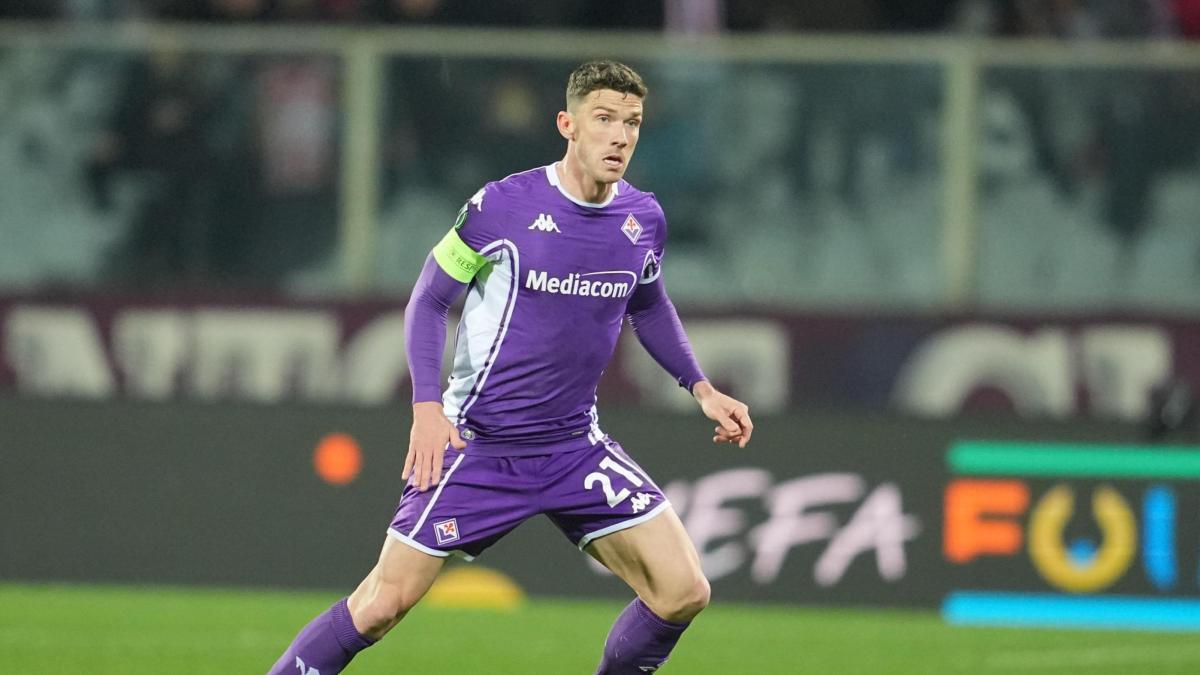 fiorentina i convocati per la roma gosens e parisi ok fuori kean e piccoli