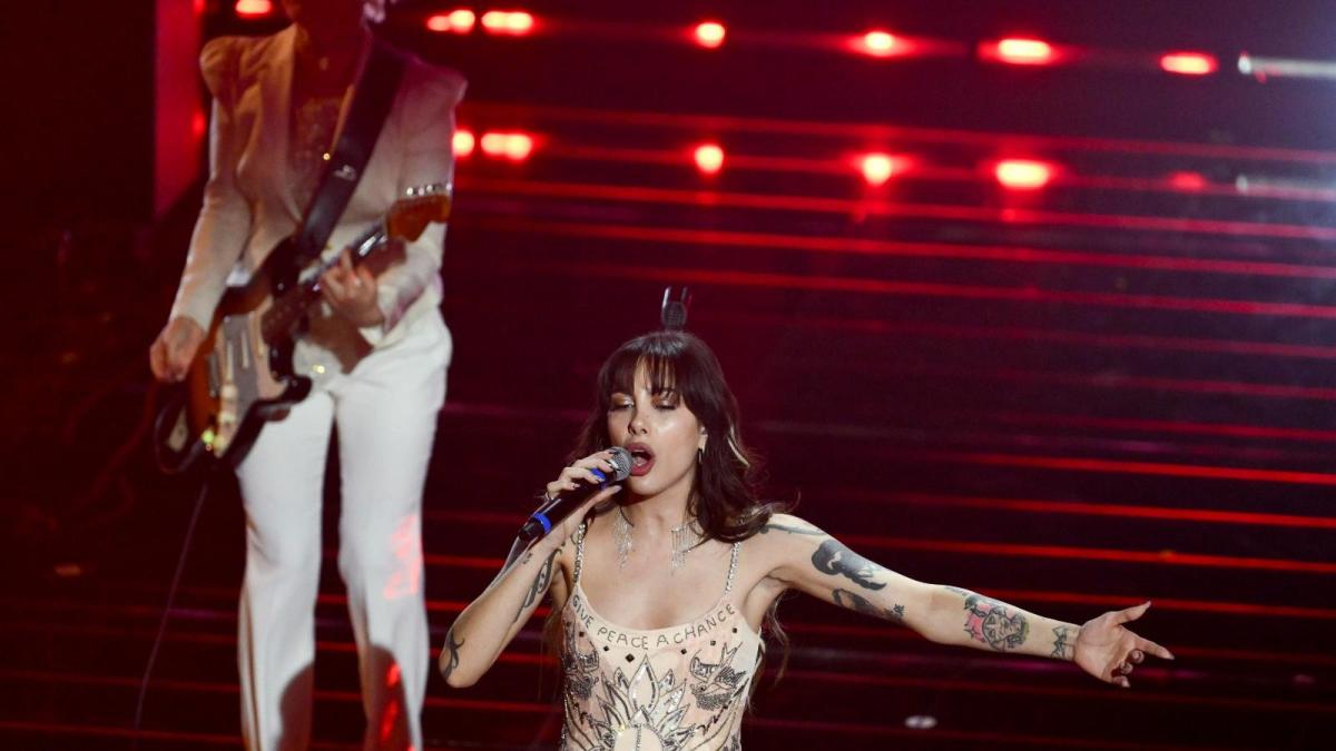 Sanremo, pagelle LIVE: Renga, testo scadente, 6,5. Raf tra romanticismo e melassa, 6