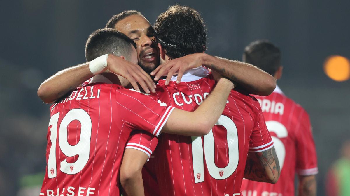 Il poker all'Avellino, il tris al Cesena: continua lo show di Venezia e Monza in cima alla Serie B