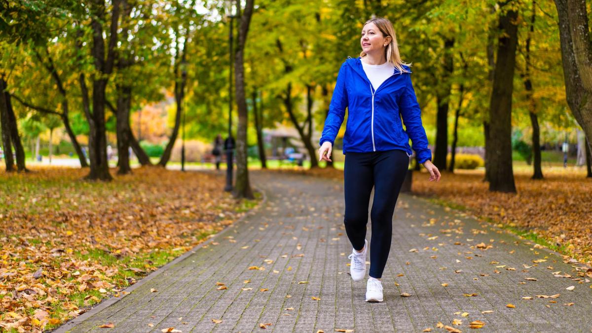 Quante calorie si bruciano camminando e come bruciarne di più