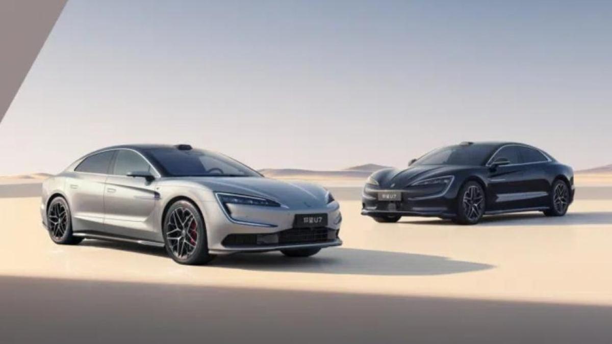 yangwang u7 1000 km di autonomia con la blade battery 20 di byd