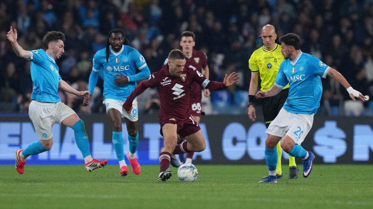 Napoli-Torino, le pagelle: Alisson segna e diverte, 7,5. Paleari, partita da 7