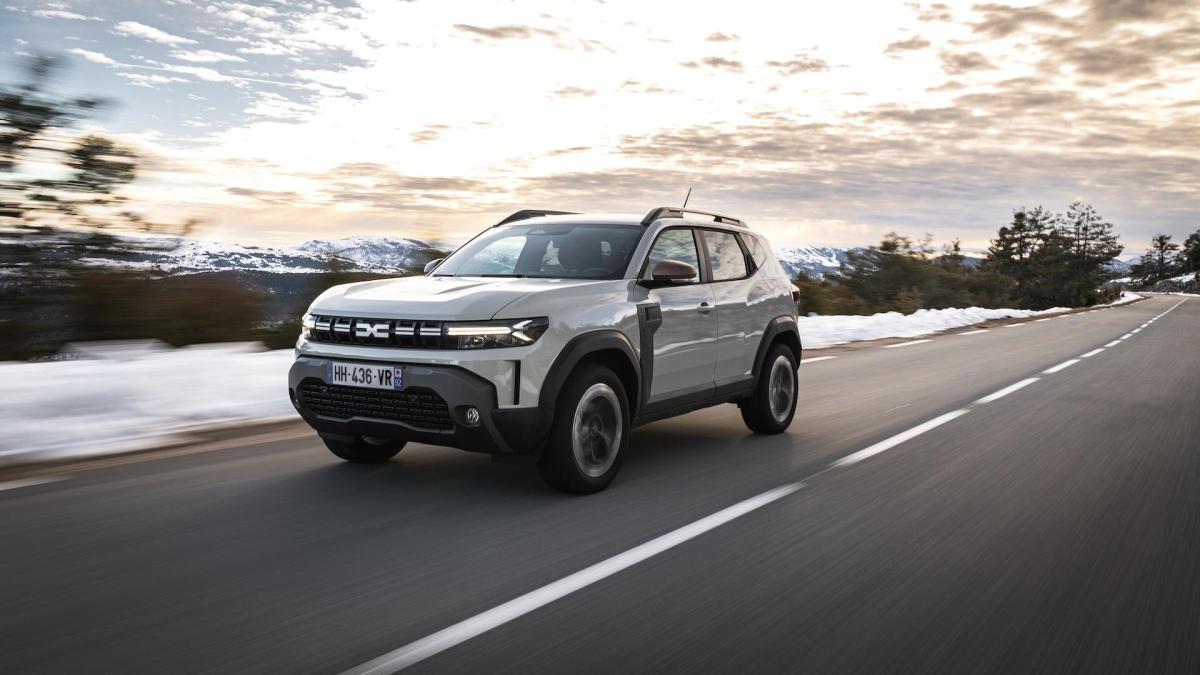 Dacia Duster Hybrid 155, la prova: consumi, prezzo e scheda tecnica