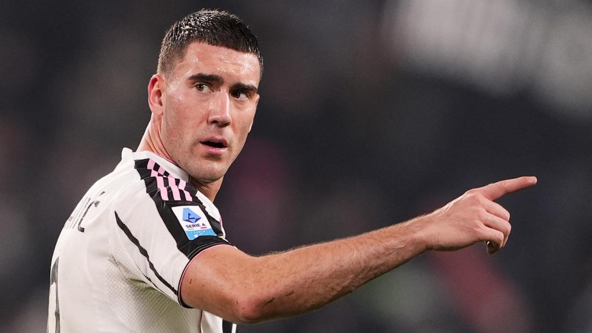 Juventus, Vlahovic punta il Sassuolo. Thuram in dubbio: problema alla caviglia sinistra