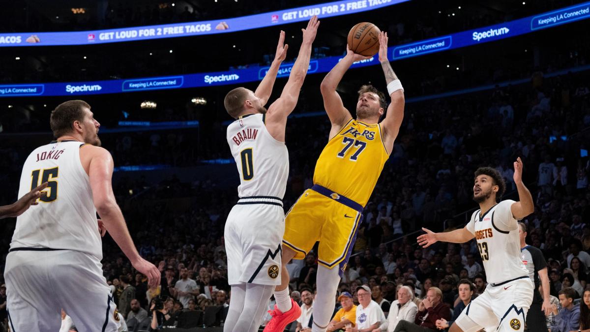 Doncic contro Jokic: show da doppia tripla doppia, vincono i Lakers. Wemby fa la differenza