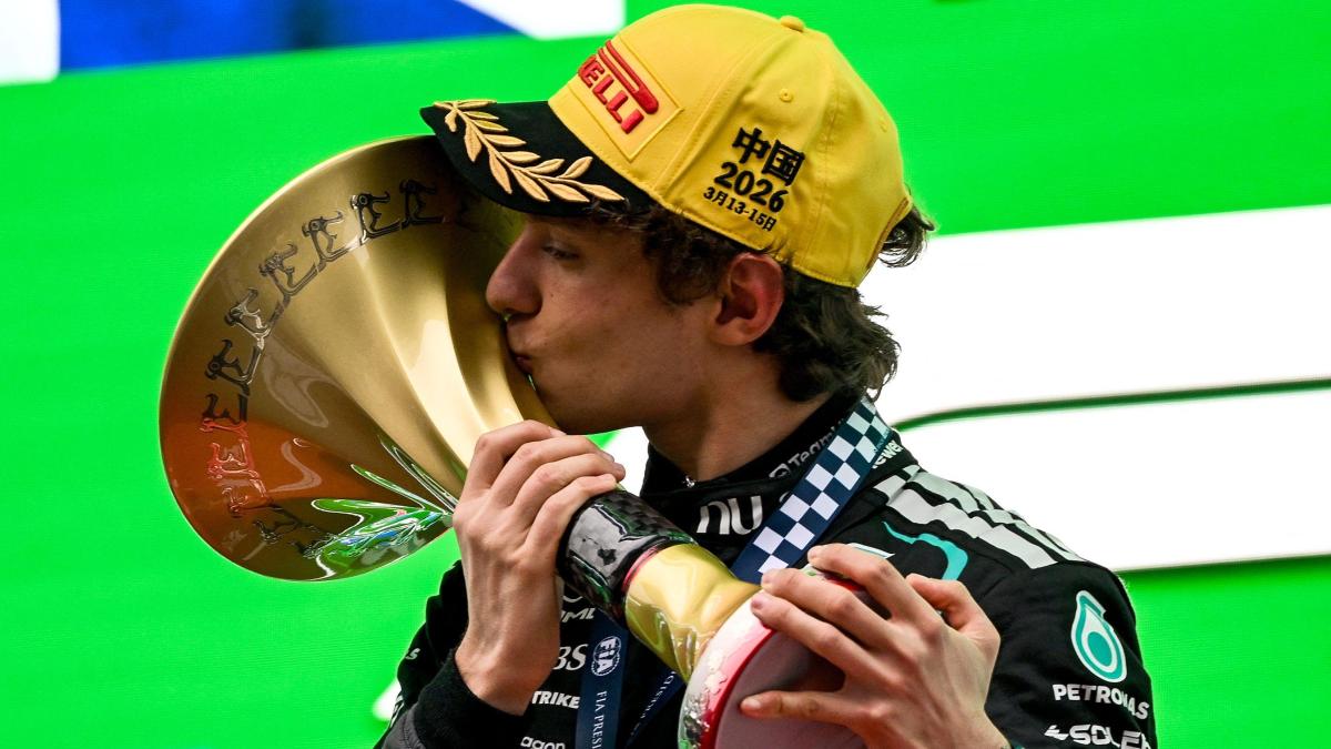 F1 Cina, Antonelli wins over Russell, Hamilton 3rd, Leclerc 4th