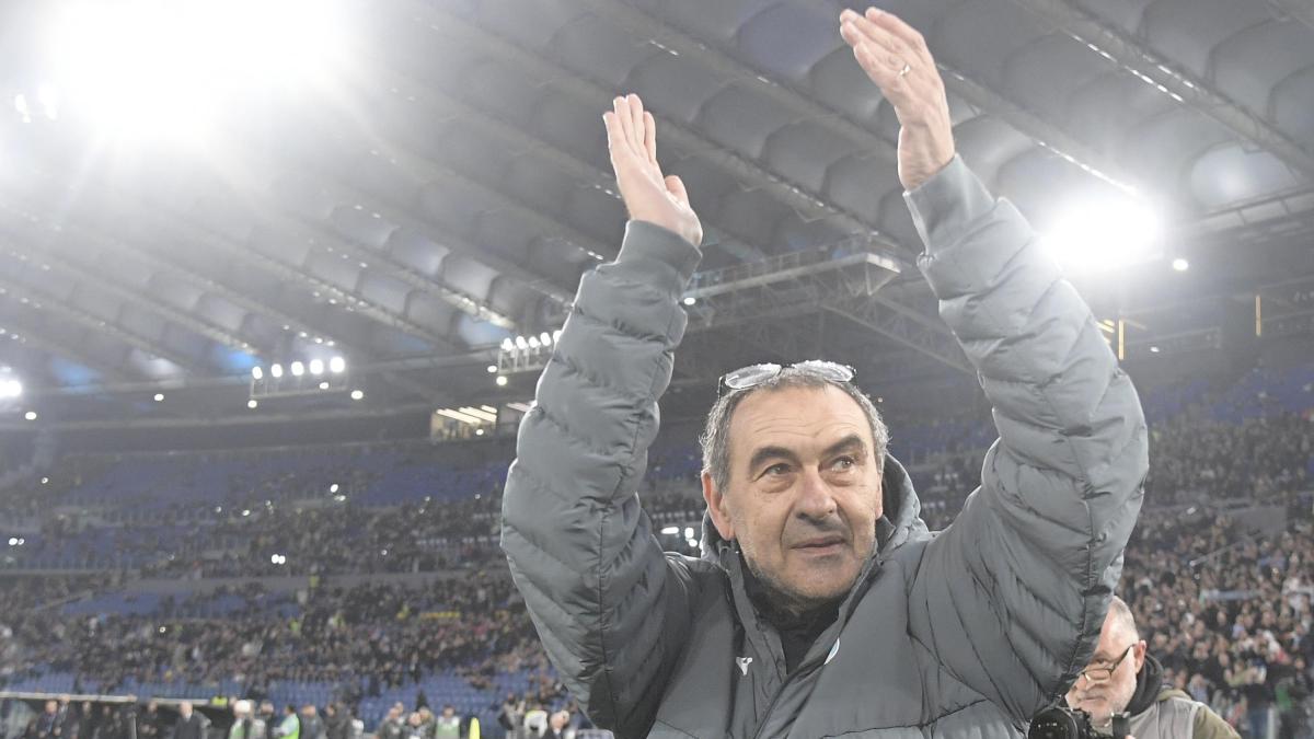 Sarri e l'abbraccio dell'Olimpico: "Serata bellissima nella mia stagione più difficile in Serie A"