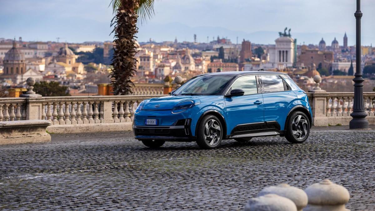 Nissan Micra, la prova nel traffico di Roma: come va, autonomia e prezzi