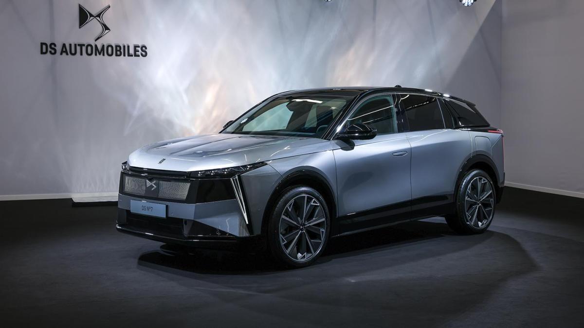 DS N°7, il Suv premium prodotto a Melfi si svela: design e motori, ecco come sarà