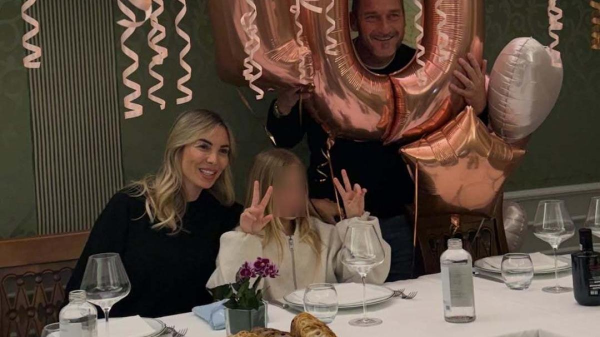 Francesco Totti e Noemi Bocchi insieme per il compleanno della piccola Isabel