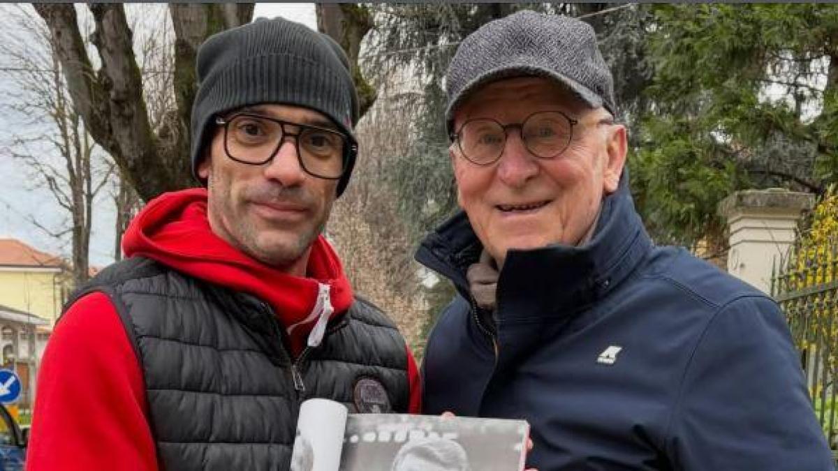 Tanti auguri Trap! Il Giuan festeggia 87 anni firmando autografi e scattando foto coi tifosi
