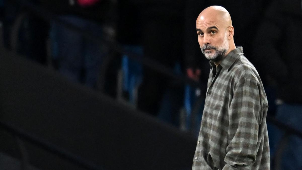 Pep: "Mi sarebbe piaciuto giocarmela 11 contro 11". Poi scherza: "Perché la gente vuole sempre licenziarmi?"