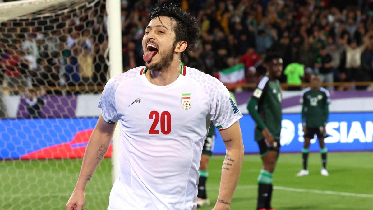 Foto sui social con l'emiro del Dubai: l'ex Roma Azmoun espulso dall'Iran