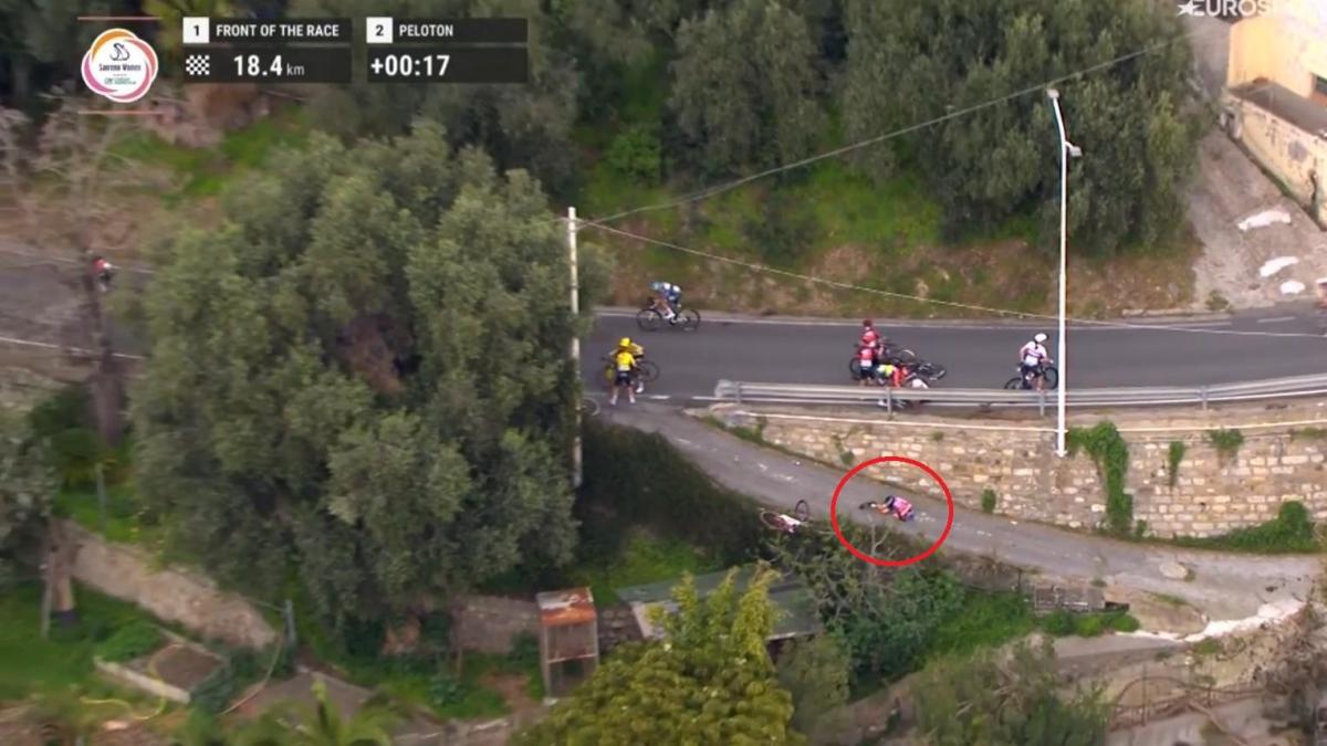 Milano-Sanremo, brutta caduta per Debora Silvestri nella discesa della Cipressa