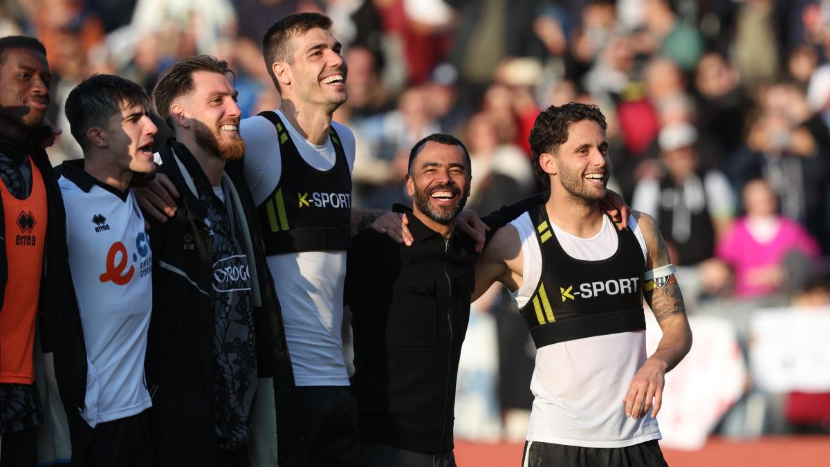 Cesena show alla prima di Ashley Cole. Palermo, festa in 10 all'ultimo assalto