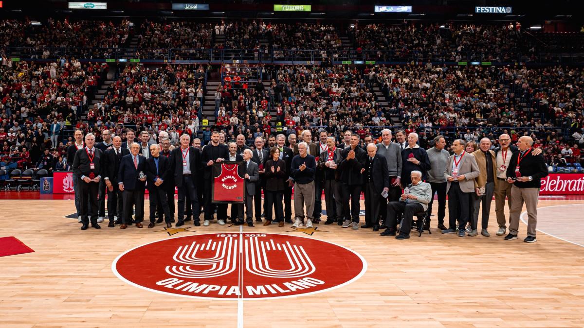 L'Olimpia festeggia i 90 anni con una vittoria su Sassari. La Reyer resiste alla rimonta di Trieste
