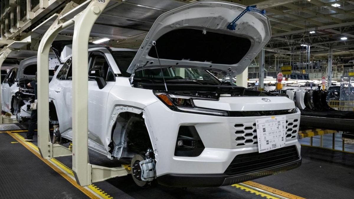 Toyota ancora regina per le vendite nel mercato auto globale. Ma è boom per le case cinesi