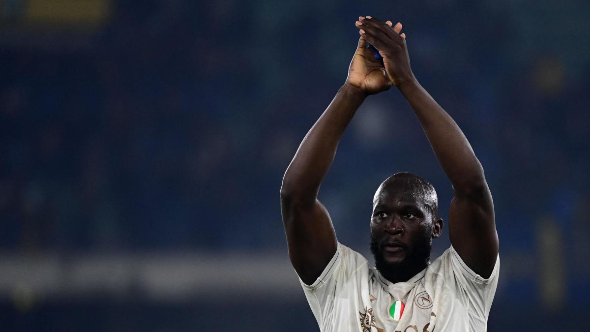 Paradosso Lukaku: litiga col Napoli e rischia di restare fuori rosa, ma i tifosi sono con lui