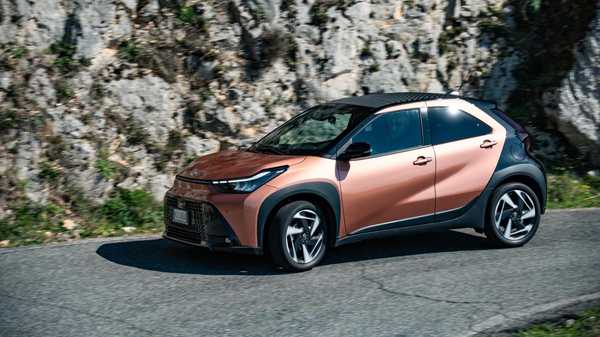 toyota aygo x hybrid quanto consuma la prova di 1500 km