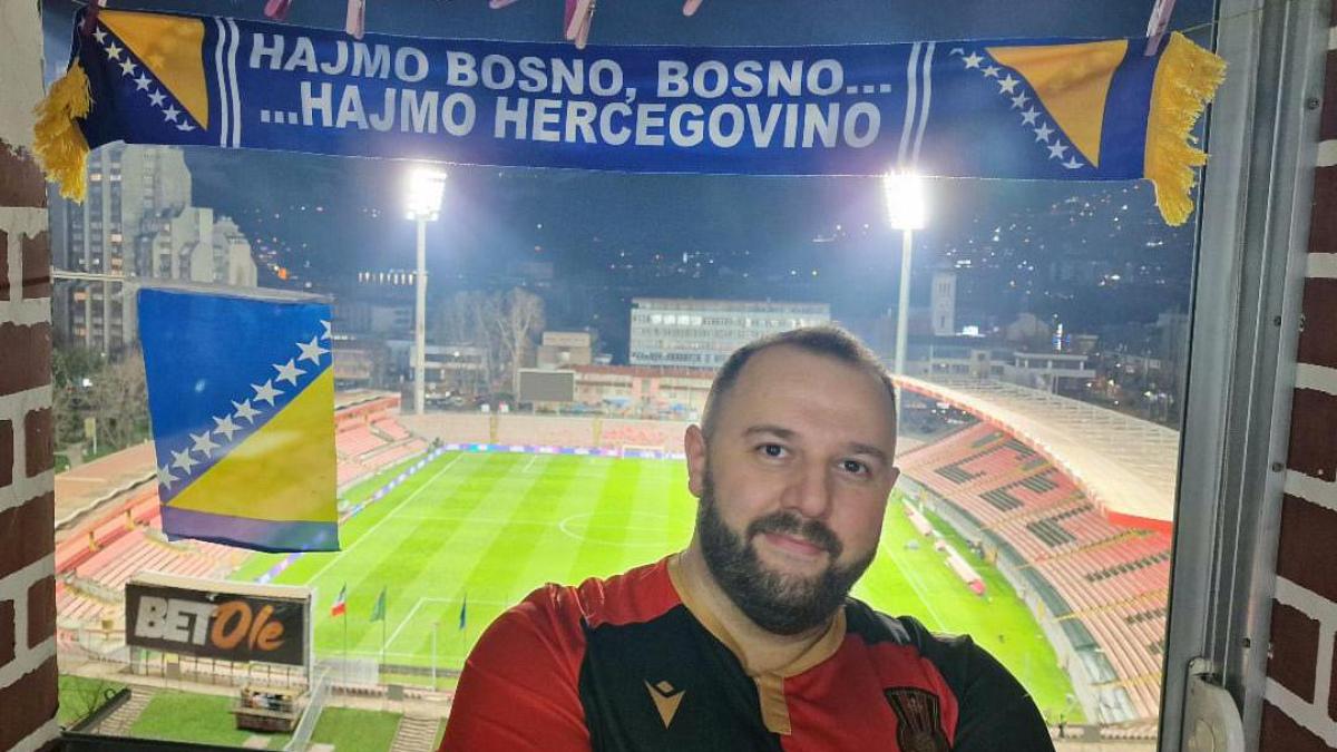 Dino e la casa sullo stadio: "Per vedere Bosnia-Italia in balcone mi hanno offerto auto, soldi e... patate"