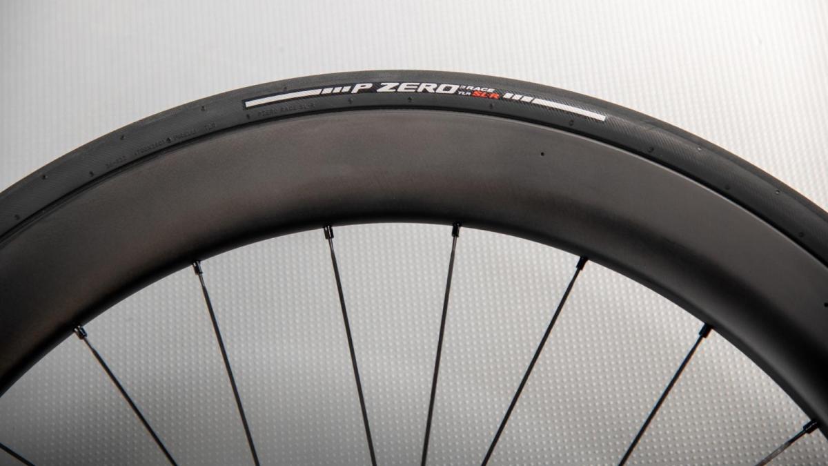 Maneggevole e aero: arriva il nuovo Pirelli P Zero Race TLR SL-R