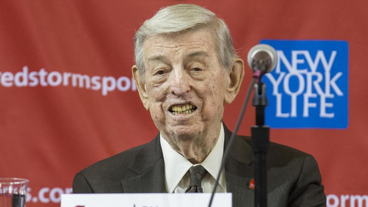 Quando il basket collegiale parlava italiano: Lou Carnesecca, tra New York e la Lunigiana