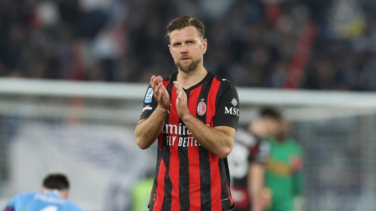 Napoli-Milan, le formazioni ufficiali: Conte con Giovane, Allegri punta su Fullkrug