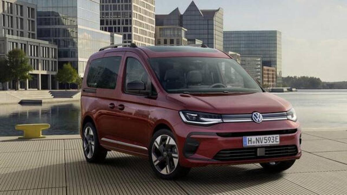 Volkswagen Caddy e-Hybrid, nuovi interni e più autonomia con il restyling 2026