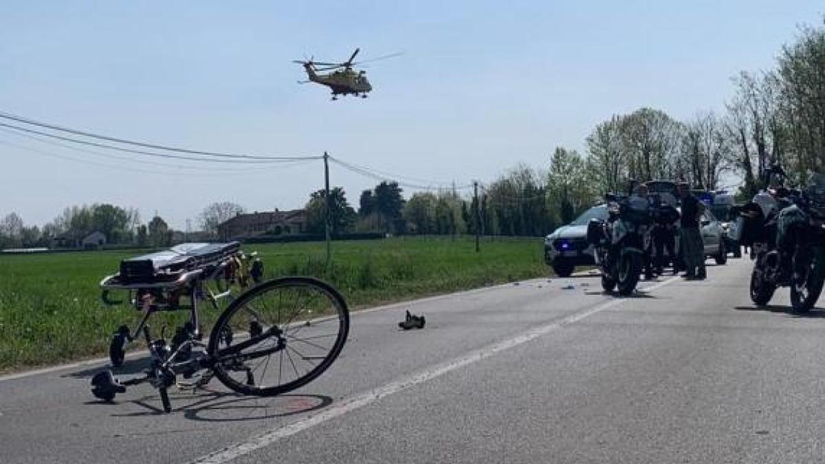 Ubriaco al volante investe tre ciclisti: un morto e due feriti gravi