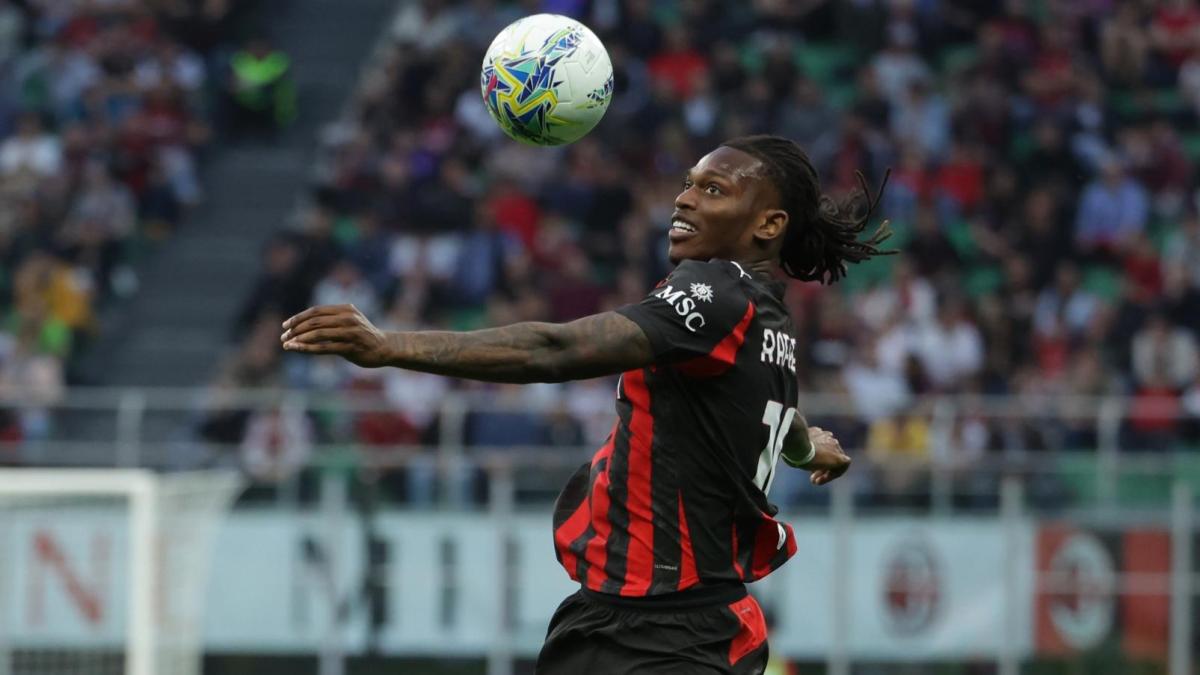 milan leao 232 sul mercato quanto costa chi lo vuole la clausola il peso del mondiale