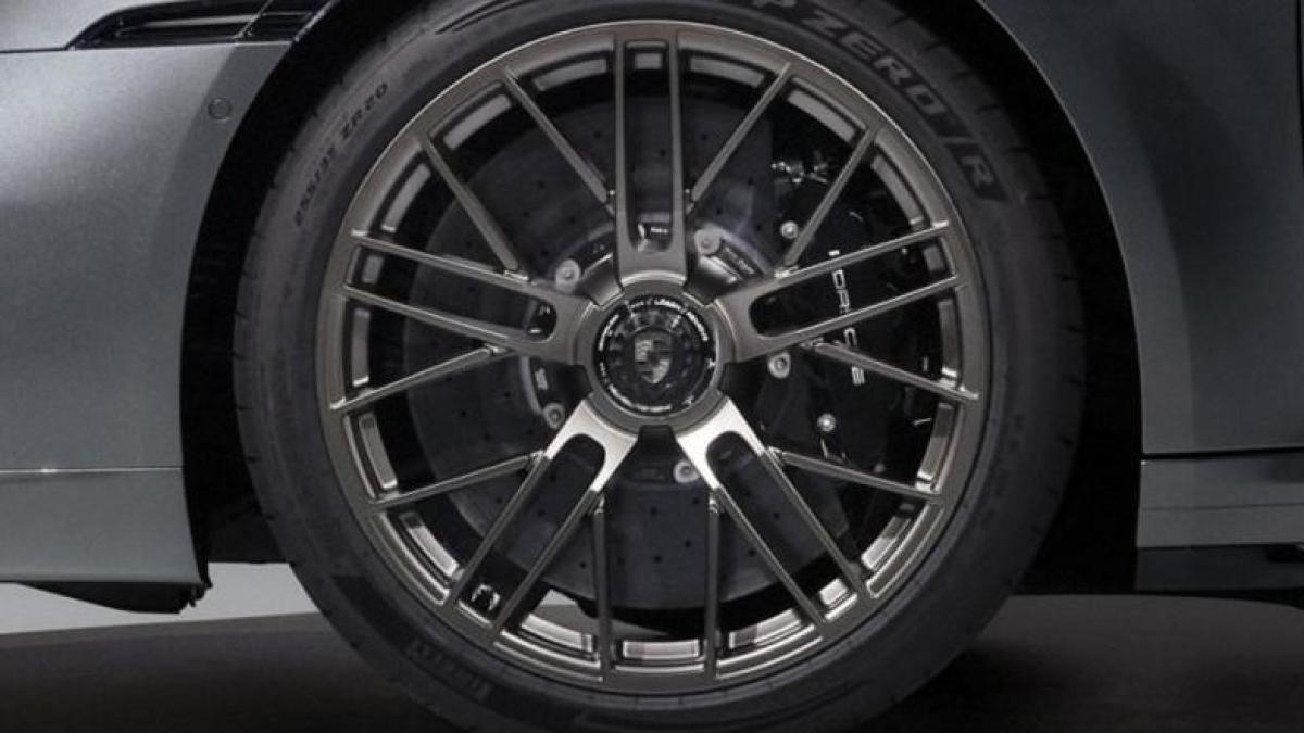 Pirelli P Zero R: dal motorsport alla nuova Porsche 911 Turbo S