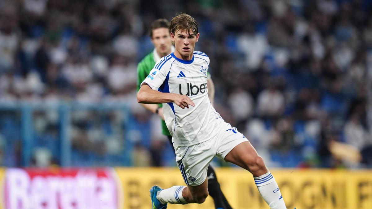 Como, botta alla testa per Nico Paz. "Non vedo bene". Sostituito da Caqueret