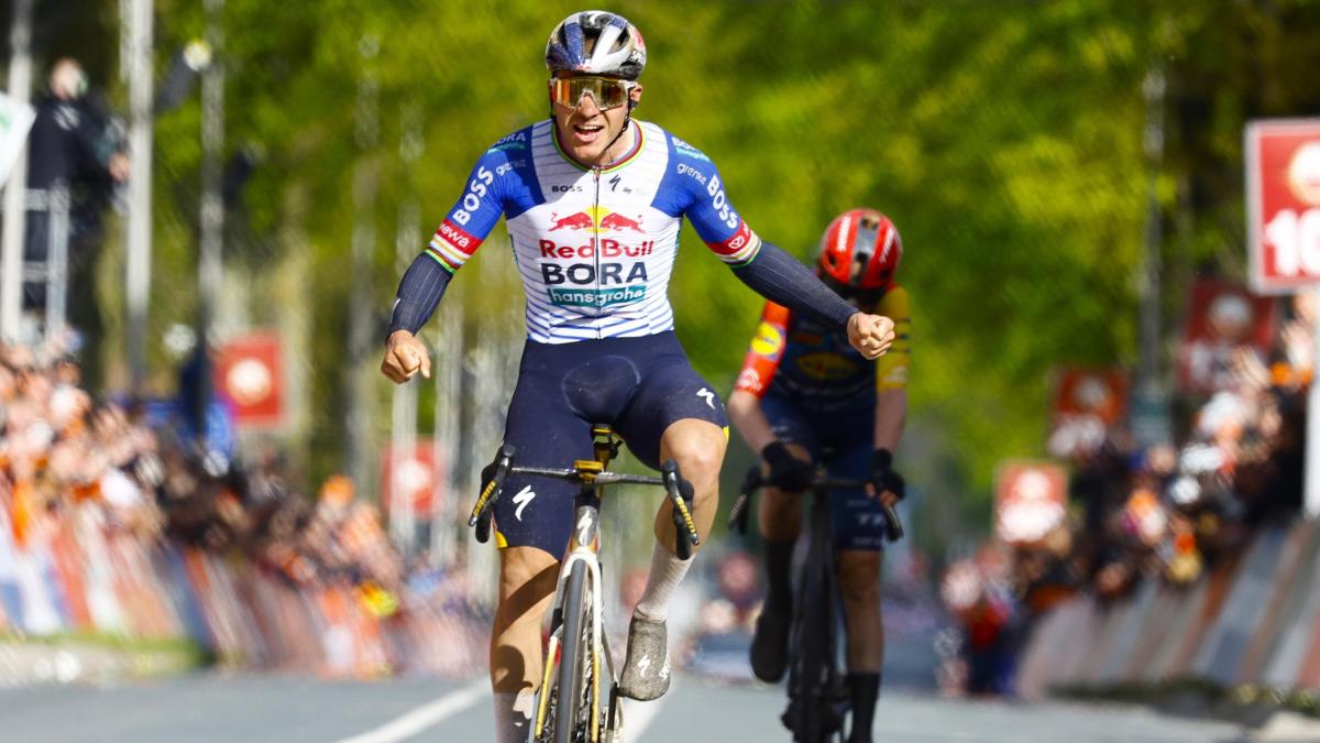 L'Amstel Gold Race decisa allo sprint: Evenepoel fulmina Skjelmose. Frigo è decimo