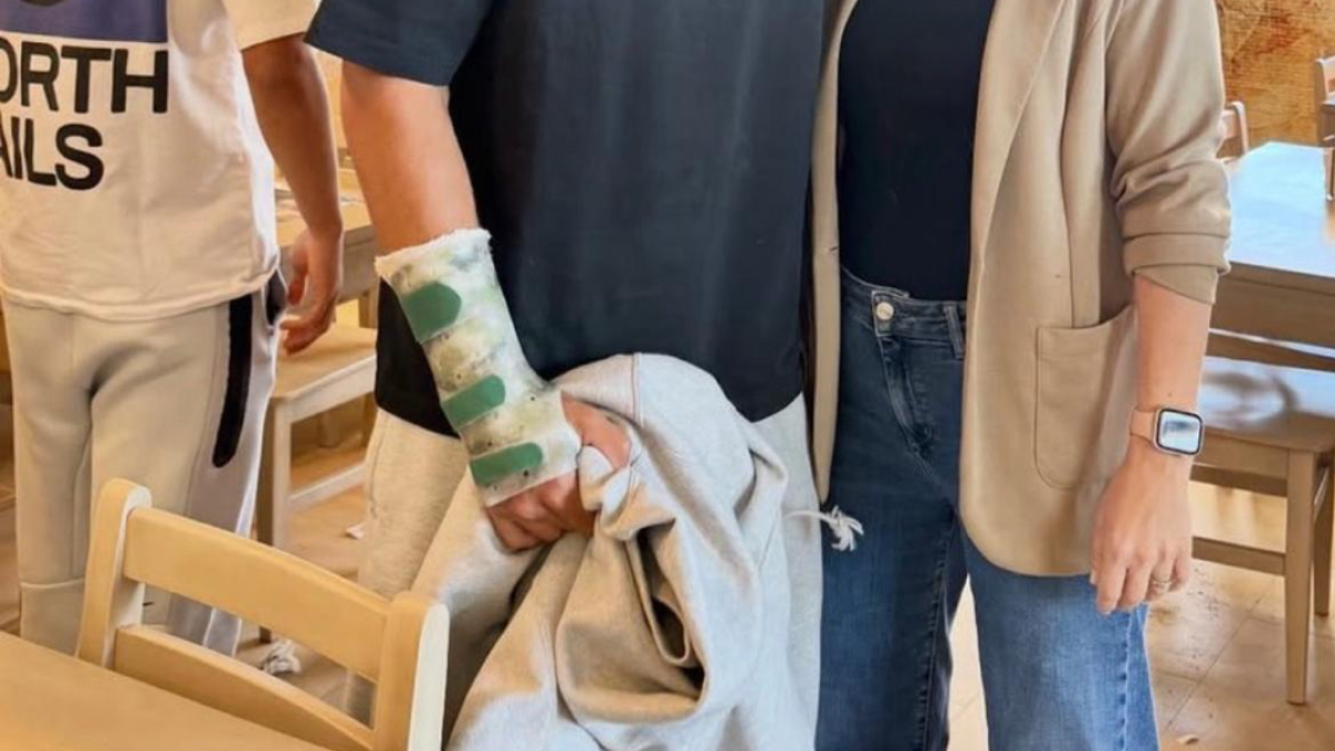 alcaraz foto col tutore fa il giro del web lopez cos236 roma e parigi sono a forte rischio