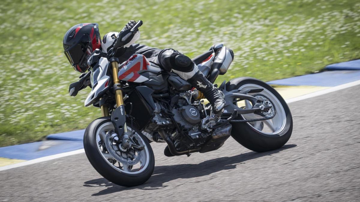 ducati hypermotard v2 sp belva domabile