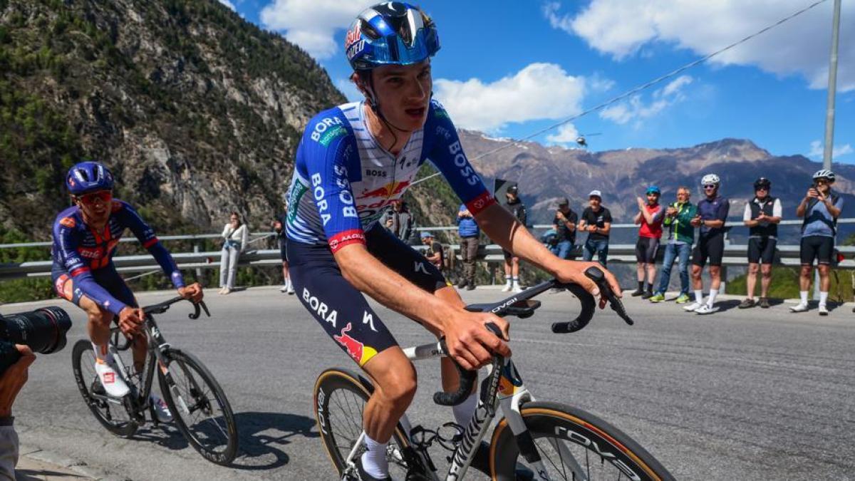 Tour of the Alps, Tom Pidcock vince la terza tappa in volata. Pellizzari sempre leader