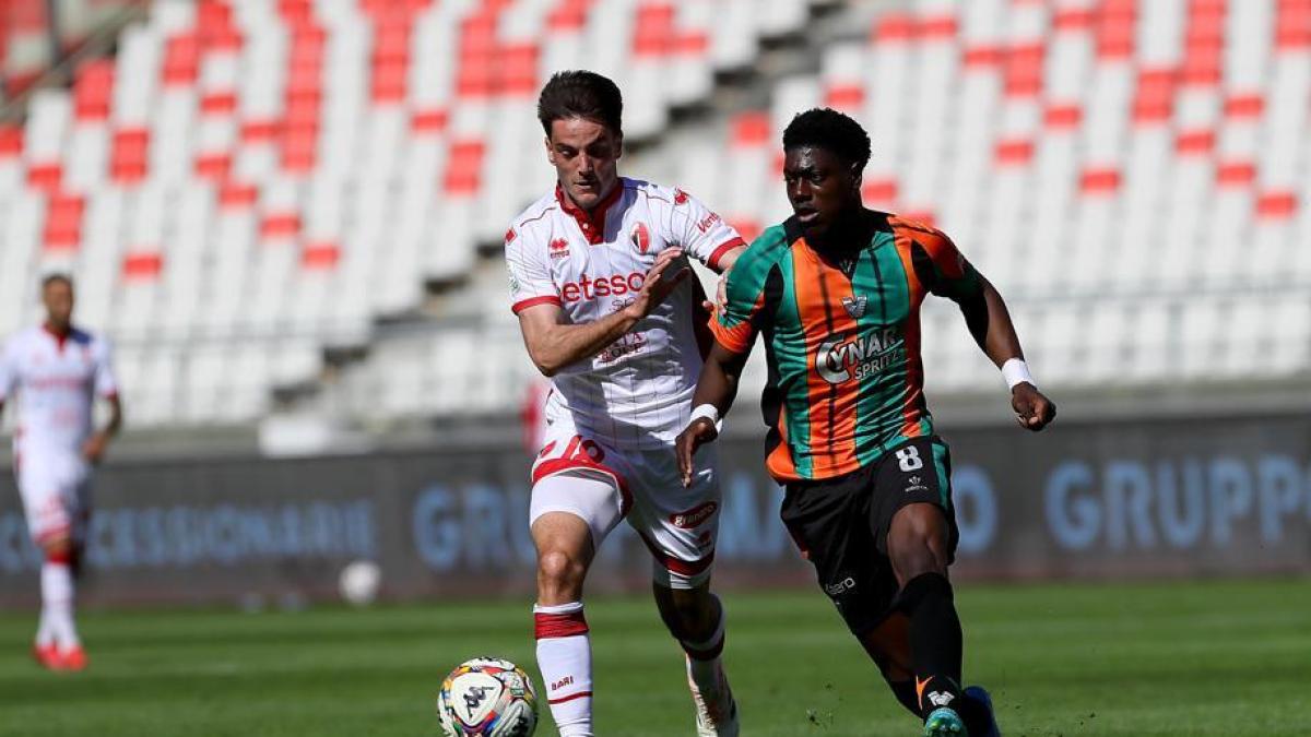 La favola di Issa Doumbia: mezza Europa lo vuole, il Venezia se lo coccola