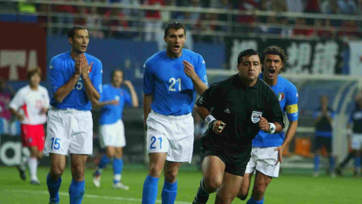 "Non sei un arbitro, non sai nemmeno come si fa": segreti e misteri di Byron Moreno, el justiciero