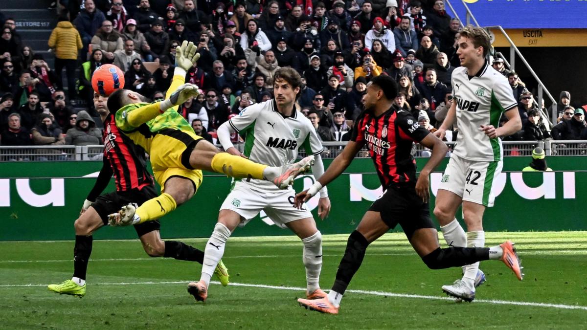 LIVE Alle 15 Sassuolo-Milan, le ufficiali: Grosso ritrova Berardi, Allegri conferma Leao