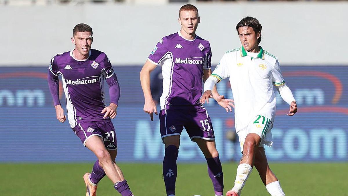 Roma-Fiorentina, le ultime dai campi: Dybala può partire dal 1', Koné c'è. Rientra Gosens