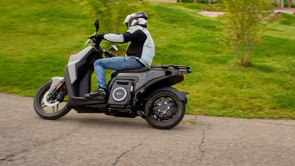 Silence S02, come va lo scooter elettrico tra città ed extra urbano