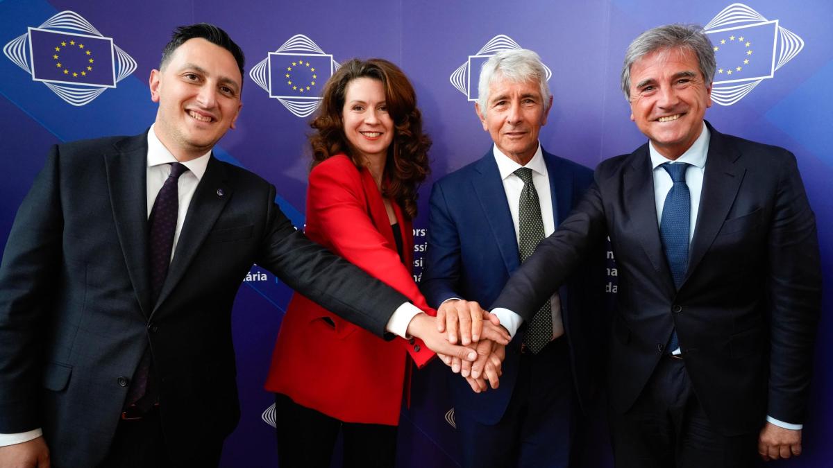erasmus plus 2028 2034 via libera ue 40 miliardi per giovani sport e territori